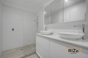 51-Camelot-Grove-Car_50ac-38e7-72f6-d0f7-6626-f673-023a-a65a_20260417061128