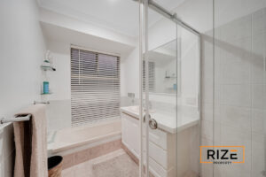 51-Camelot-Grove-Car_45d4-d14a-75b4-6e25-96ae-7650-6220-a448_20260417061133